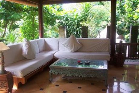 Hotel Lounge